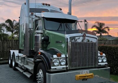 Far North Trucking New Zraland, Truck, swing lift, Hino