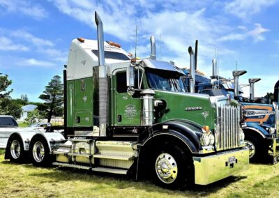 Far north trucking, trucks, Hino, swing lift