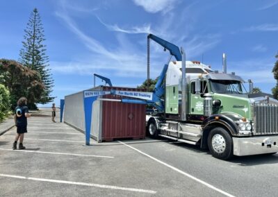 Far North Trucking, trucks, swing lift, Hino, Kenworth
