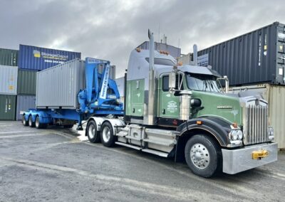 Far North Trucking, trucks, swing lift, Hino, Kenworth